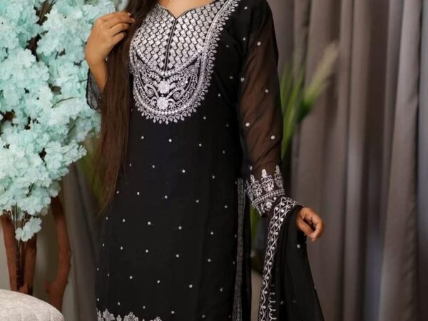 🌸 Weightless Jorjet Three Piece Set 🌸