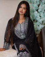 🌸 Weightless Jorjet Three Piece Set 🌸 - Image 2